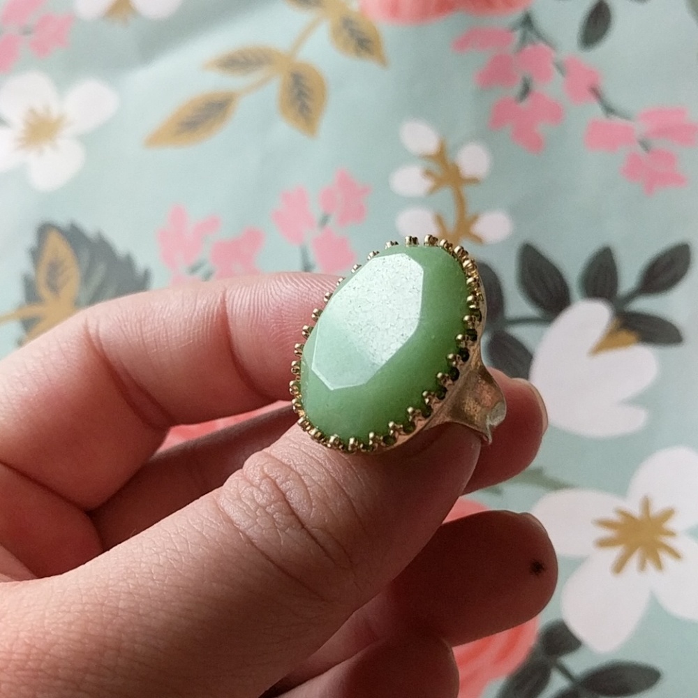 Gold and green stone size 7 ring